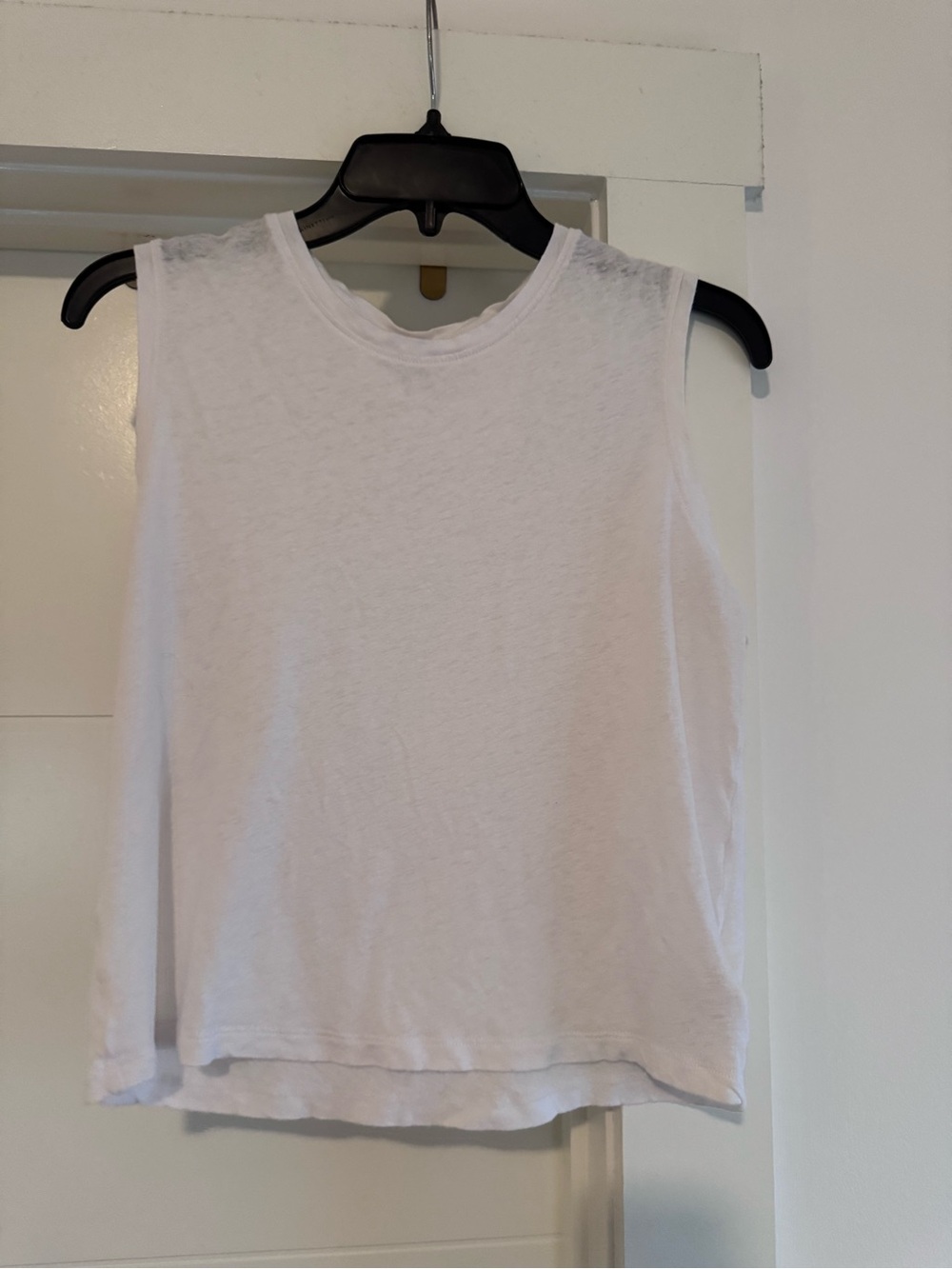 Athleta Women’s White Sleeveless Tank Top